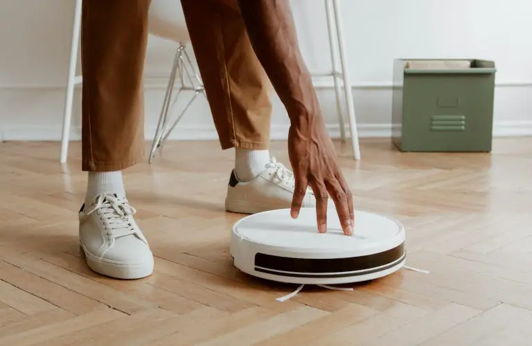 5 Reasons Why You Should Invest in a Robot Vacuum